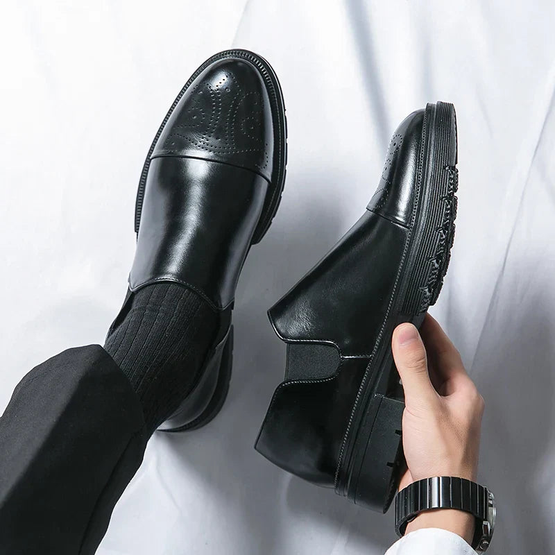 Chaussures homme à enfiler perforées
